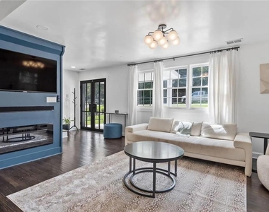 356 W Wieuca Road Ne - Photo Thumbnail 7