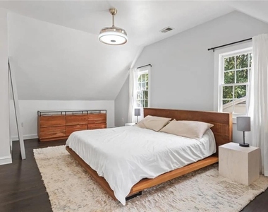 356 W Wieuca Road Ne - Photo Thumbnail 16