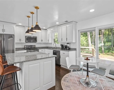 356 W Wieuca Road Ne - Photo Thumbnail 11