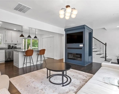 356 W Wieuca Road Ne - Photo Thumbnail 6