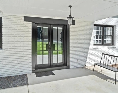 356 W Wieuca Road Ne - Photo Thumbnail 2