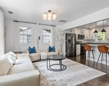 356 W Wieuca Road Ne - Photo Thumbnail 4