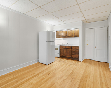 1440 W Howard Street - Photo Thumbnail 3