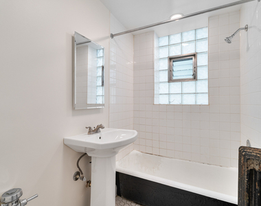 1440 W Howard Street - Photo Thumbnail 11