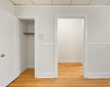 1440 W Howard Street - Photo Thumbnail 9