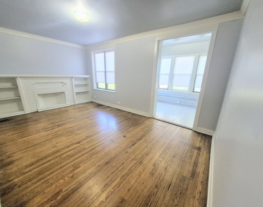 6210 S Eberhart Avenue - Photo Thumbnail 6