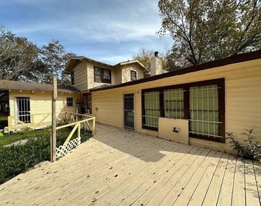 6818 Stearns Street - Photo Thumbnail 17