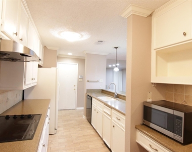 2602 Rice Boulevard - Photo Thumbnail 7