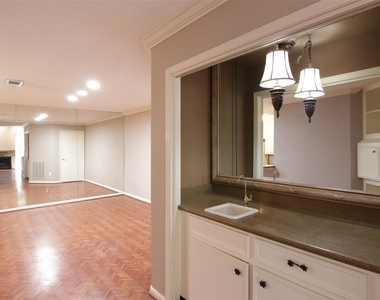 2602 Rice Boulevard - Photo Thumbnail 9
