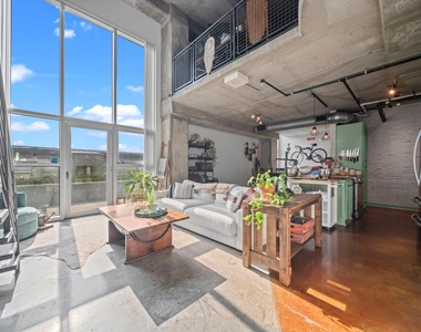 2000 Bagby Street - Photo Thumbnail 7