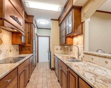 516 S Post Oak Lane - Photo Thumbnail 8