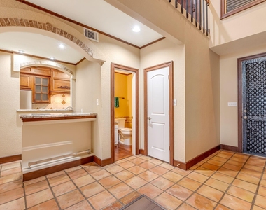516 S Post Oak Lane - Photo Thumbnail 2