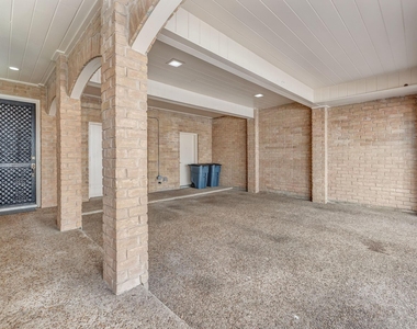 516 S Post Oak Lane - Photo Thumbnail 1