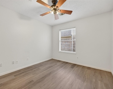 1035 Cascade Creek Drive - Photo Thumbnail 29