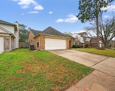 1035 Cascade Creek Drive - Photo Thumbnail 7