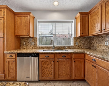 1035 Cascade Creek Drive - Photo Thumbnail 17
