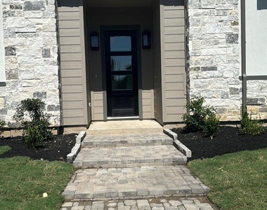 3218 Royal Oaks Hollow Lane - Photo Thumbnail 1