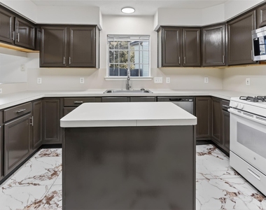 4418 W Thunderwood Circle - Photo Thumbnail 4