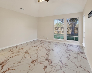 4418 W Thunderwood Circle - Photo Thumbnail 8
