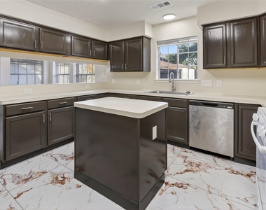 4418 W Thunderwood Circle - Photo Thumbnail 3