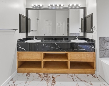 4418 W Thunderwood Circle - Photo Thumbnail 11