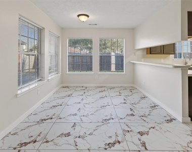 4418 W Thunderwood Circle - Photo Thumbnail 5
