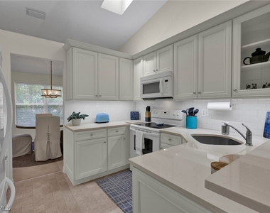 386 Emerald Bay Circle - Photo Thumbnail 5