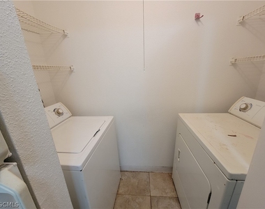 2937 Winkler Avenue - Photo Thumbnail 12