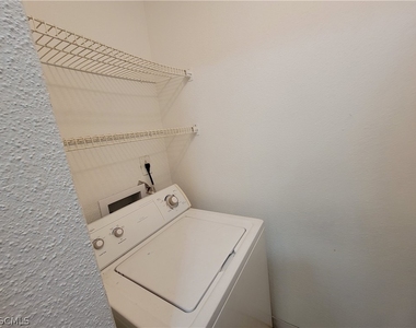 2937 Winkler Avenue - Photo Thumbnail 13