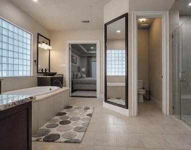 43 W Loftwood Circle - Photo Thumbnail 18