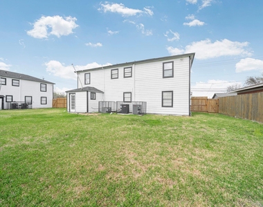 904 Beverly Avenue - Photo Thumbnail 4