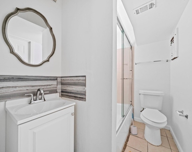 904 Beverly Avenue - Photo Thumbnail 8