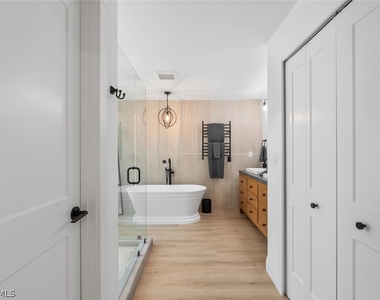 4222 Crayton Road - Photo Thumbnail 27