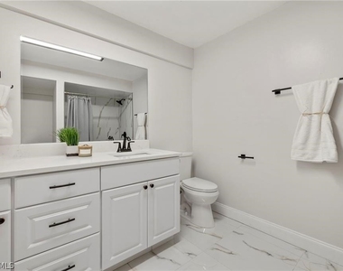 1334 Ellendale Circle - Photo Thumbnail 5