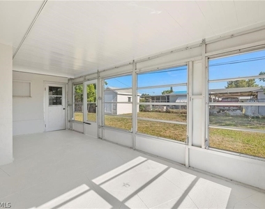 1334 Ellendale Circle - Photo Thumbnail 7