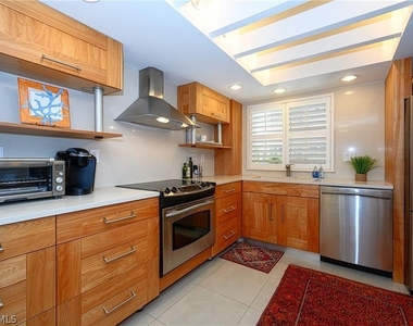 285 5th Avenue S - Photo Thumbnail 7