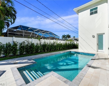 596 111th Avenue N - Photo Thumbnail 15