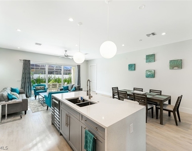 596 111th Avenue N - Photo Thumbnail 4