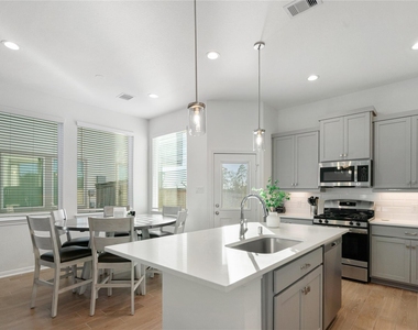 632 Silver Pear Ct - Photo Thumbnail 10