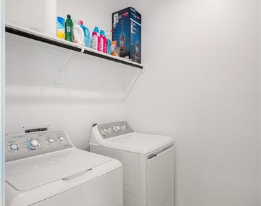 632 Silver Pear Ct - Photo Thumbnail 16