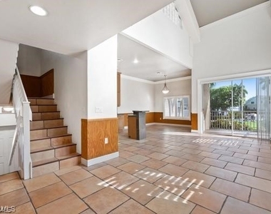 819 James Street - Photo Thumbnail 2
