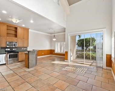 819 James Street - Photo Thumbnail 3