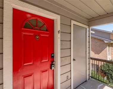 2404 Sycamore Avenue - Photo Thumbnail 4