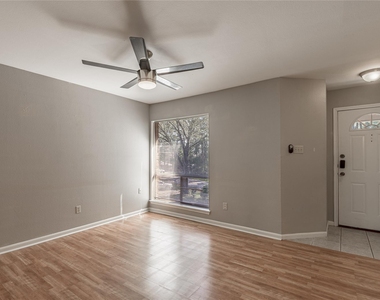 2404 Sycamore Avenue - Photo Thumbnail 5