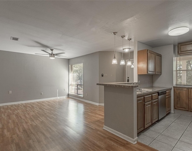 2404 Sycamore Avenue - Photo Thumbnail 9