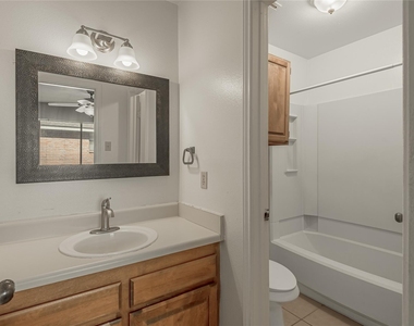 2404 Sycamore Avenue - Photo Thumbnail 20