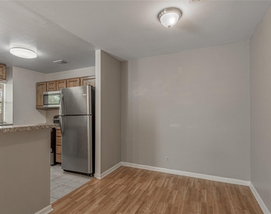 2404 Sycamore Avenue - Photo Thumbnail 8