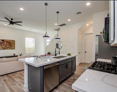 778 W Tidwell Road - Photo Thumbnail 13