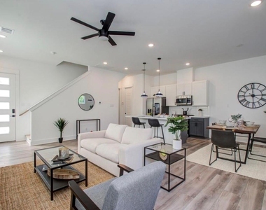 778 W Tidwell Road - Photo Thumbnail 2