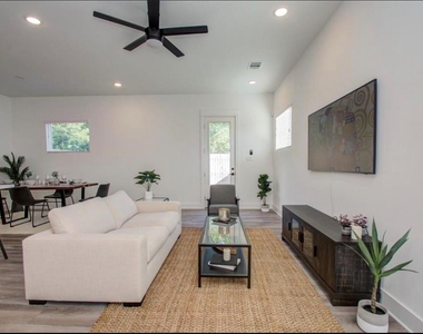 778 W Tidwell Road - Photo Thumbnail 5